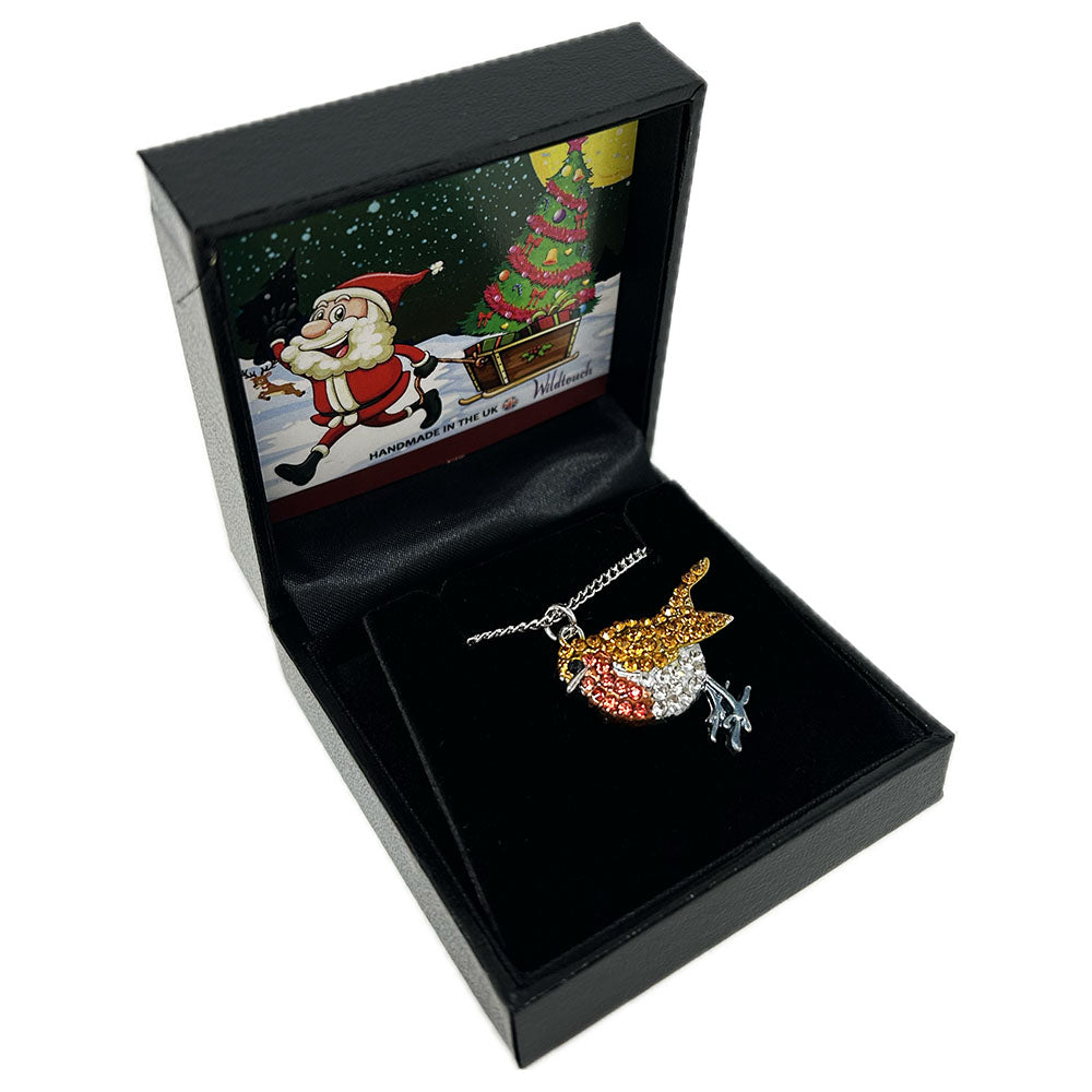 Spread some sparkle with this dazzling Boxed Robin Pendant Necklace. Silver plated pendant and chain, comes in an a delightful gift box.
46cm long chain 3cm pendant