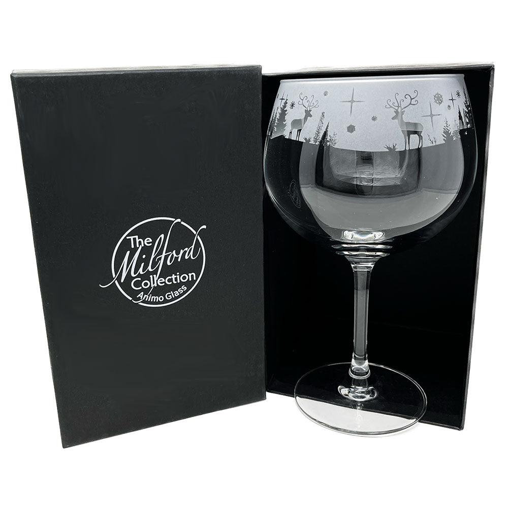 This beautiful hand crafted Gin Balloon is decorated with a festive Winter Wonderland design. The perfect gift for that special someone this festive season. Dimensions: Width 11cm, depth 10cm and height 19.5cm.