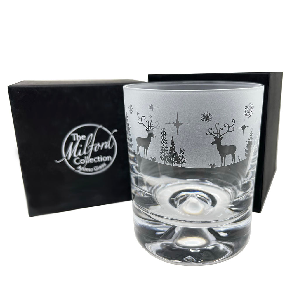 A festive Winter Wonderland whisky tumbler, hand crafted and designed to create that perfect gift for that special person this festive season.  Dimensions: Whisky Tumbler Glass: Height: 9.5cm Width: 7.5cm  In the box Height: 10.5cm Width: 9.5cm,