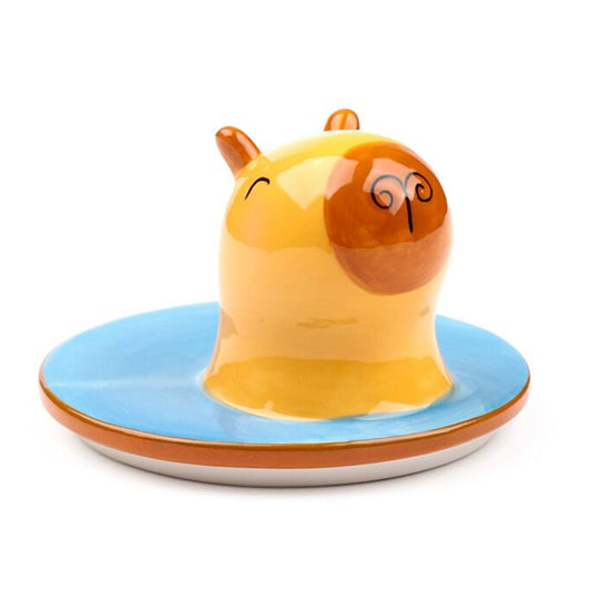 A hug in a mug just reached new levels with this splendid Capybara Lidded Mug. Wide ceramic base in a fun barrel shape, with sturdy handle and cheery Capybara ceramic lid.
12 x 14.5 x 11cm
Holds 500ml 