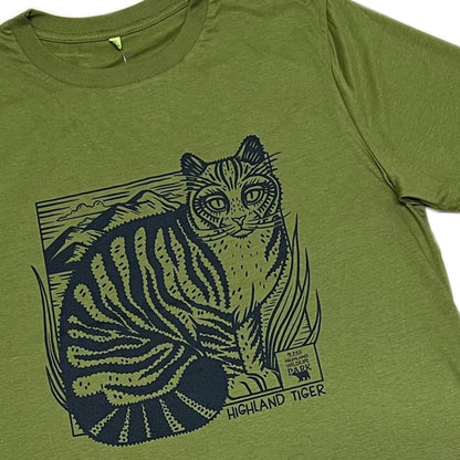 Show your stripes in our Highland Wildlife Park Highland Tiger T-shirt in moss green. Our soft and sustainable organic cotton fabric ensures you stay comfortable all day, while the unique Wildcat design by the Royal Zoological Society of Scotland (RZSS) helps you stand out with style.